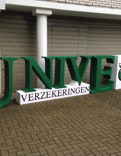 Piepschuim Letters 1 Meter Unive Logo