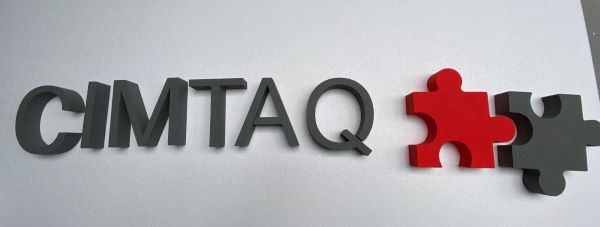 3D logo op de muur